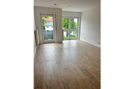 +++ATTRAKTIVE DG-WOHNUNG MIT BALKON UND PKW-STELLPLATZ AM RANDE VON CHEMNITZ+++