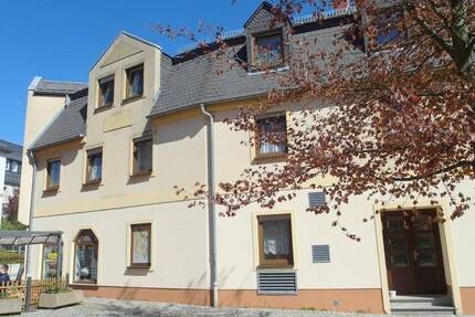 *Wohnen und Arbeiten unter einem Dach* Hübsches Stadthaus mit Dachterrasse sucht kreative Bewohner - Hartha Wallbach