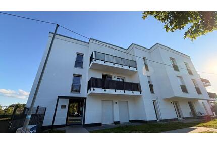 Wunderschöne 2-Zimmer-Wohnung mit Einbauküche und Terrasse - Glienicke/Nordbahn