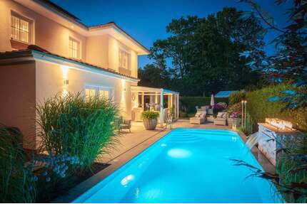 Haus zum Kaufen in Falkensee 1.490.000,00 € 215 m²