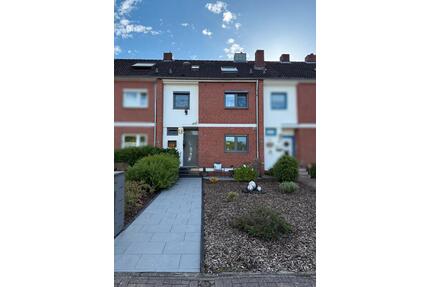 Ankommen und Wohlfühlen-Modernisiertes Reihenhaus mit großem Pool - Wilhelmshaven Altengroden