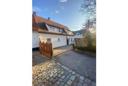 Attraktives Immobilienpaket: 3 Wohnungen in einer DHH - Fürth Unterfarrnbach