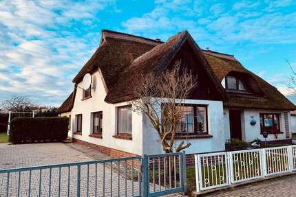 Haus zum Kaufen in Graal-Müritz 869.000,00 € 258 m²