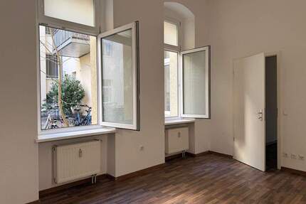 Wohnen zwischen Naturidyll und urbanem Flair: Bezugsfreie 2-Zimmer-Erdgeschosswohnung im Altbau! - Berlin Weißensee