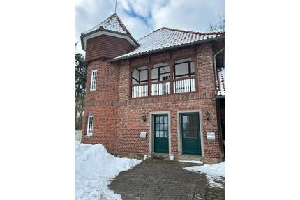 Stilvolle 2-Zimmer-Dachgeschosswohnung auf dem Gut Hengholt - Berge