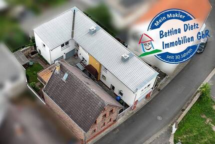 **RESERVIERT**DIETZ: 2 Häuser inklusive 3 Garagen, Innenhof und Garten Schaafheim - 2 Wohnungen frei