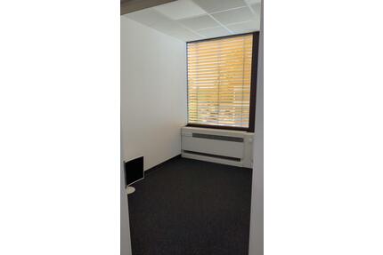 Büroraum zur Untermiete - 285,00&nbsp;EUR Kaltmiete, ca.&nbsp; 16,00&nbsp;m&sup2; in Lemgo (PLZ: 32657)