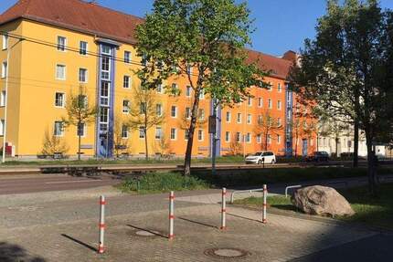 Schöne 3 Raum Wohnung mit Balkon zu vermieten! - Halle Lutherplatz