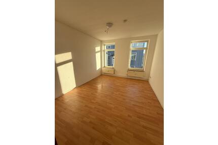 Gepflegte 1-Zimmer-Wohnung mit Tageslichtbad - Magdeburg Neue Neustadt