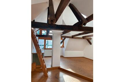 Helle Dachgeschosswohnung im Fachwerkhaus in Helsa