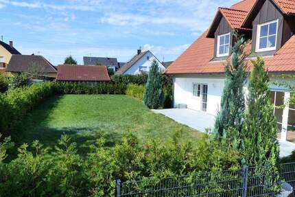 Preissenkung. Traum- Eigentumswohnung, EG, 5 Zimmer, 2 Bäder, Terrasse, Garten, Einzelgarage, - Holzheim Eppisburg
