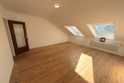 Sanierte 3 Zimmer Dachgeschoss-Wohnung in Mettmann