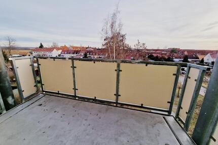 3 Zimmer Wohnung mit Bakon KücheBadFlur + Keller und Stellplatz - Kitzscher