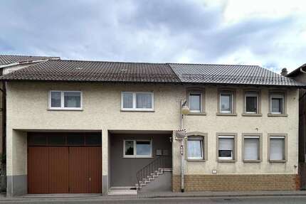 Haus zum Kaufen in Sulzfeld 360.000,00 € 214.03 m²