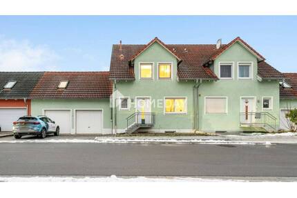 Attraktive Doppelhaushälfte in Teublitz: Sauna, Einbauküche, große Terrasse & Doppelgarage