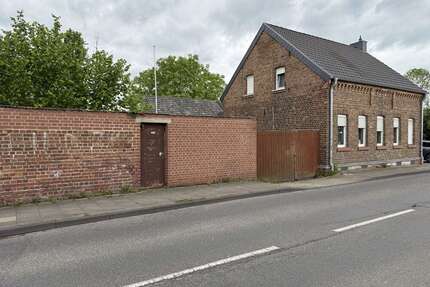 Haus zum Kaufen in Erftstadt 150.000,00 € 100 m²