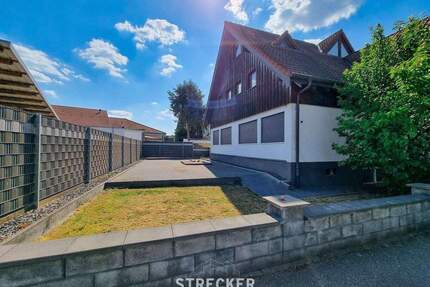 Imposantes Gebäude für zwei Generationen geeignet - Weingarten (Baden)