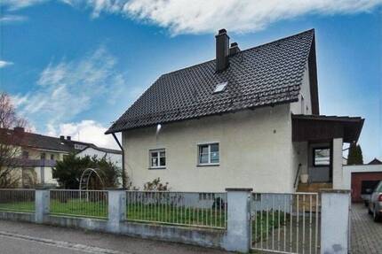 Charmantes Häuschen in ruhiger Wohnlage mit großem Grundstück - Altenstadt