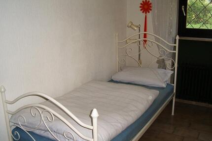 Vollmöblierte Single-Wohnung - 255,00&nbsp;EUR Kaltmiete, ca.&nbsp; 50,00&nbsp;m&sup2; in Röttenbach (PLZ: 91341)