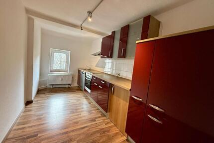 Schöne großzügige 4-Raumwohnung mit Balkon, Einbauküche und 2 Bädern - Döbeln