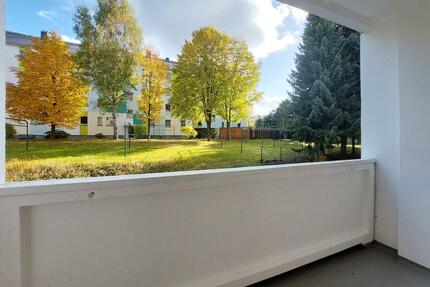 Wir sagen willkommen – 1. Kaltmiete geschenkt*! Erzgebirgsperle: 3-Zimmer-Wohnung! - Neuhausen/Erzgebirge