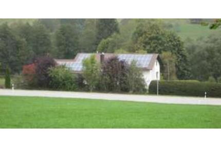 Ruhig wohnen, stadtnah leben: Modernisiertes Einfamilienhaus mit - Zwiesel