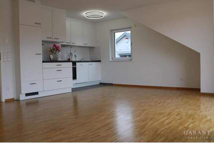 NSU-Neuberg: Schöne, neuwertige 2,5 Zim.-Whg. mit Balkon und schicker Einbauküche sucht neuen Mieter - Neckarsulm