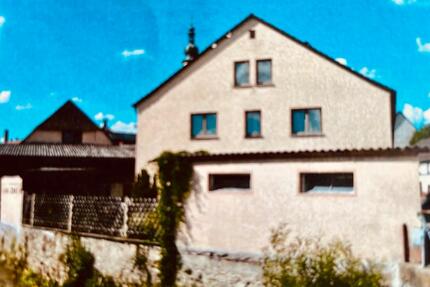 Mehrfamilienhaus mit Lager-Gewerbehalle - Stadtsteinach