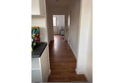 Eine Wohnung in ein kleine Mehrfamilienhaus. - Hannover Döhren-Wülfel