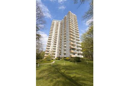 Sanierungsbedürftige 3-Zimmer mit Balkon - Reinbek