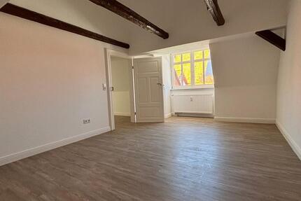 Helle 2-Zimmer-Dachgeschosswohnung am Melsunger Marktplatz - Melsungen