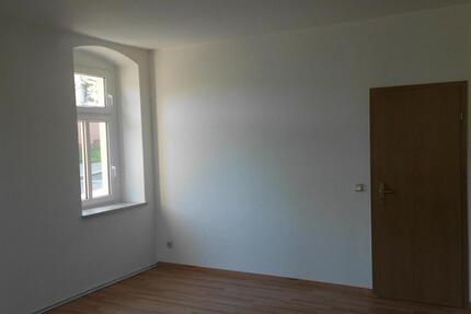 2-Raum-Wohnung mit Balkon im Erdgeschoß - Waldheim
