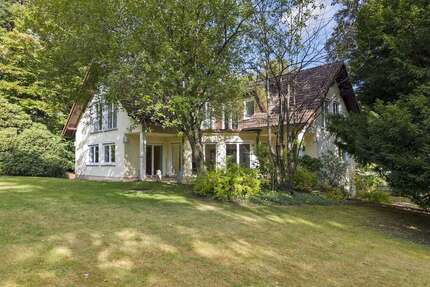 Haus zum Kaufen in Kronberg im Taunus 3.600.000,00 € 325 m²