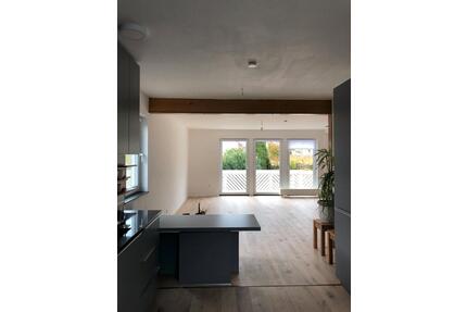 Kernsaniertes Einfamilienhaus mit schönem Garten - Stetten am kalten Markt