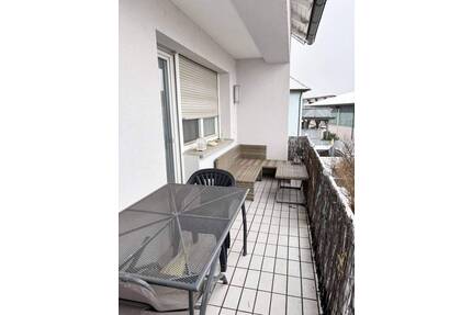 Mit Einbauküche, Südbalkon und Stellplatz im beliebten Volkach !