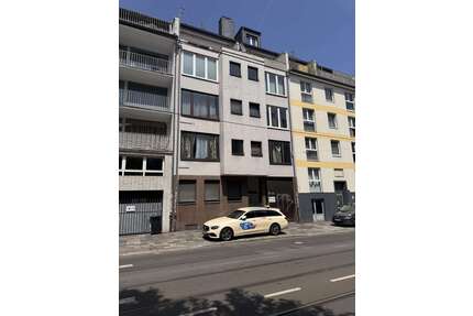 Haus zum Kaufen in Düsseldorf 1.750.000,00 € 585 m²