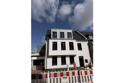 Wohnung zum Mieten in Düsseldorf 2.580,00 € 140.01 m²
