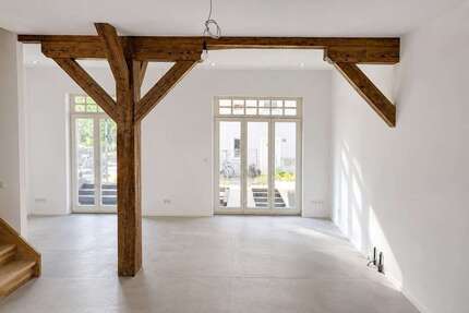 Haus zum Mieten in Obertraubling 2.400,00 € 175 m²