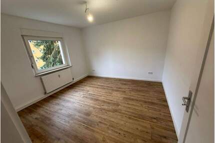 Wir schenken Ihnen die erste Kaltmiete*Renovierte 2 Zimmer Wohnung mit Balkon - Wertheim Bestenheid