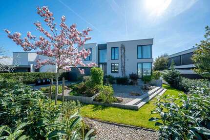 Haus zum Mieten in Frankfurt am Main 9.750,00 € 343 m²