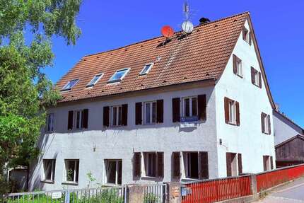 Haus zum Kaufen in Uttenreuth 500.000,00 € 240 m²