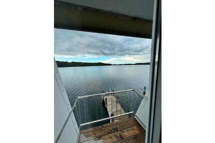 Bootshaus in Schwerin: Boot und Seeblick, 2 Zimmer, 1 Küche