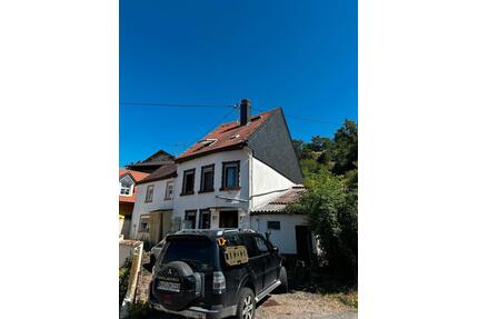 Wohnhäuser in ruhiger Lage - 125.000,00&nbsp;EUR Kaufpreis, ca.&nbsp; 100,00&nbsp;m&sup2; in Hackenheim (PLZ: 55546)