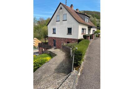 Hausverkauf - 269.000,00&nbsp;EUR Kaufpreis, ca.&nbsp; 160,00&nbsp;m&sup2; in Freudenberg (PLZ: 97896)