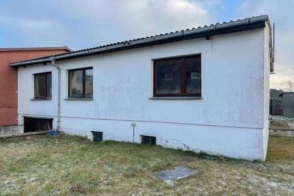 Haus zum Kaufen in Brünzow 10.000,00 € 79 m²
