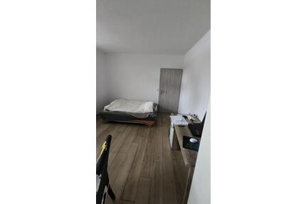 Frauen wg Zimmer zum vermieten ab 01.04.2026 in Stadt schwenn - Villingen-Schwenningen
