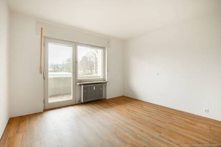 Neuwertig sanierte 3-Zimmer-Wohnung mit Einbauküche und Garage in Rhina zu vermieten - Laufenburg / Rhina