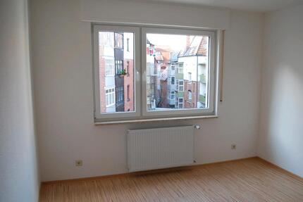 Provisionsfreie 4 Zimmer-Whg. mit 2 Balkonen in S-Heslach - Stuttgart Stuttgart-Süd