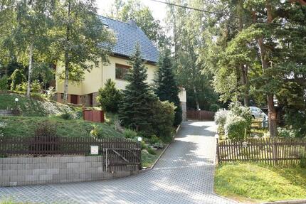 Eigenheim mit Einliegerwohnung in ruhiger Lage - Zschorlau