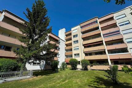 Großzügige 4-Zimmer-Wohnung im 5. OG - viel Platz über den Dächern! - Dachau